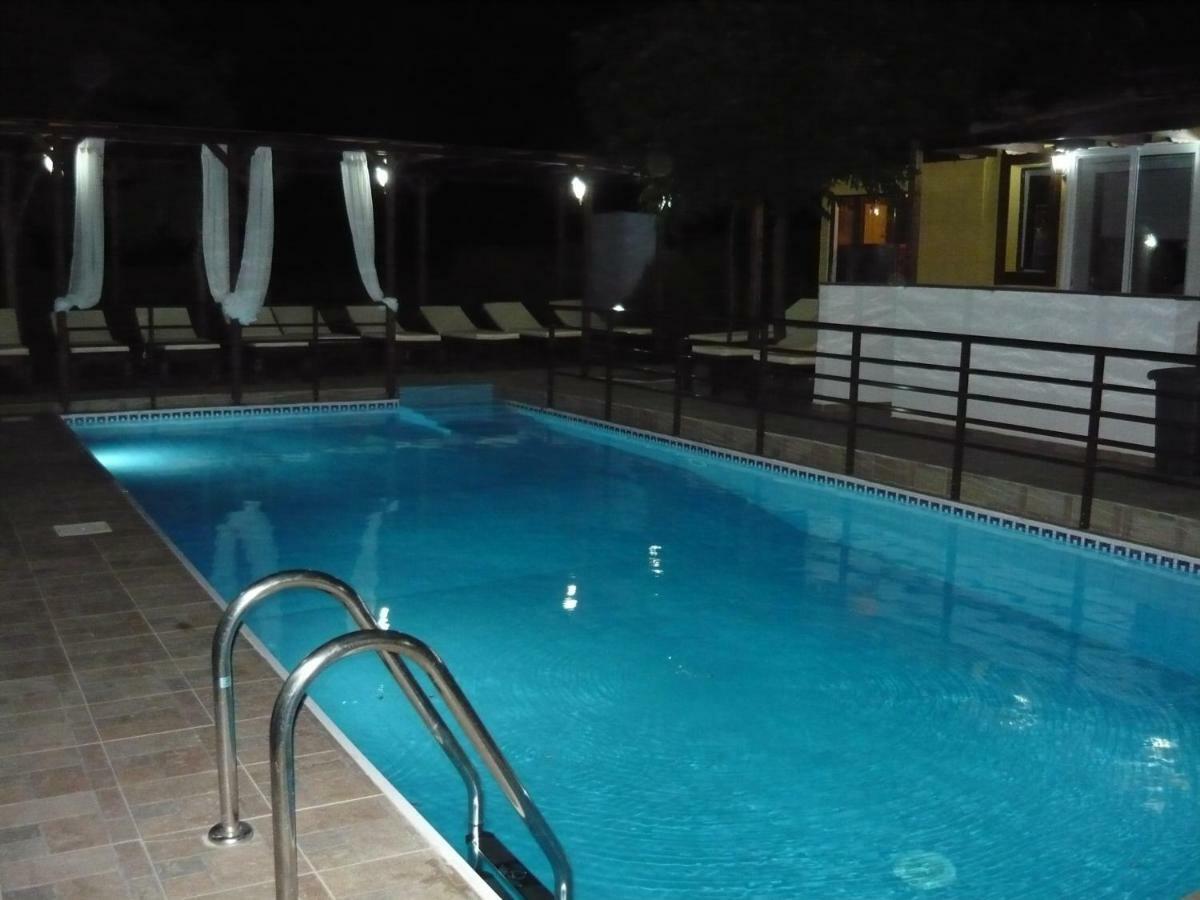 Victory Apartments Hotel ซาโมทราคี ภายนอก รูปภาพ