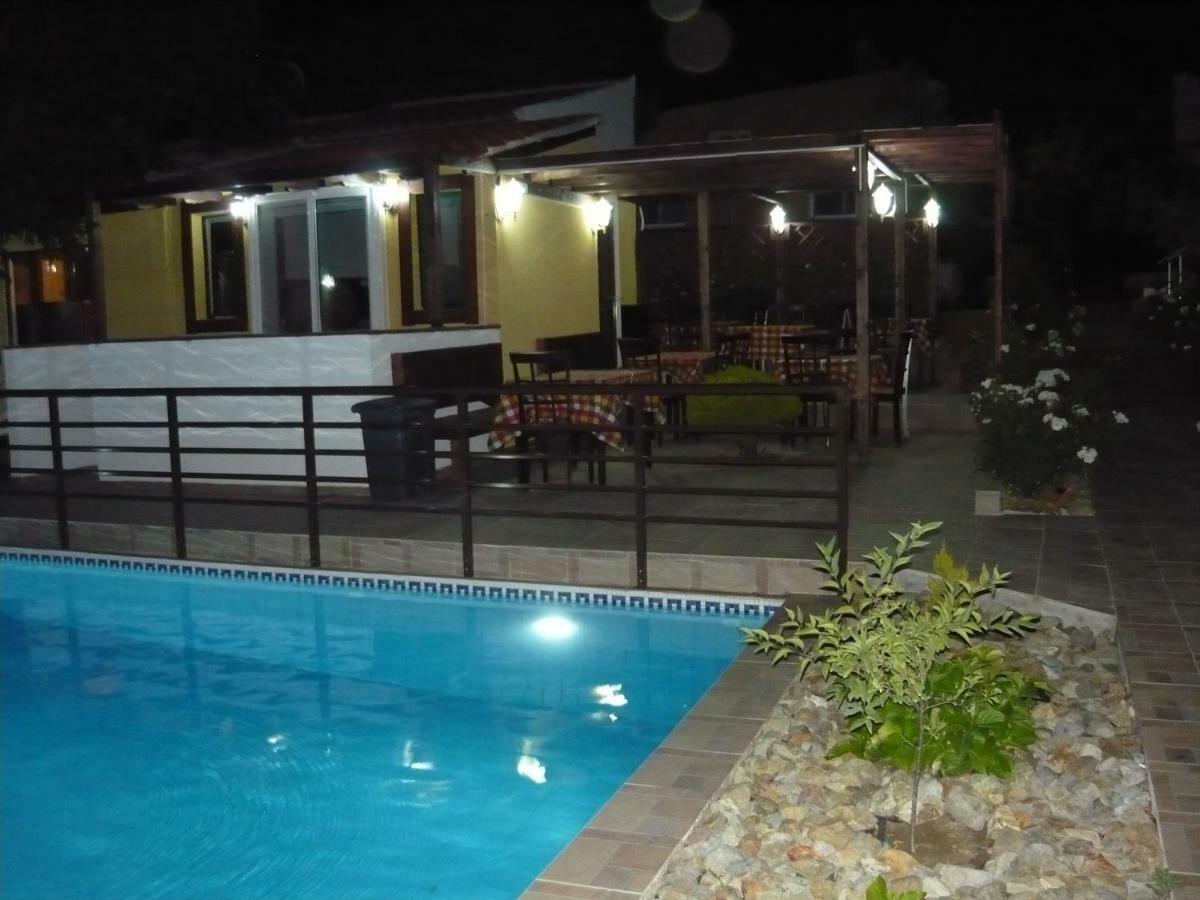 Victory Apartments Hotel ซาโมทราคี ภายนอก รูปภาพ